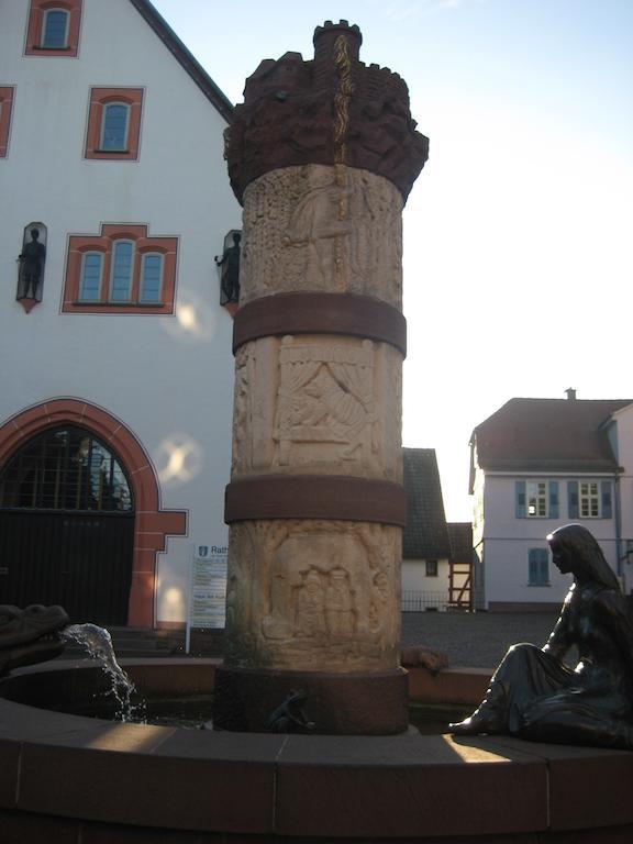 Burgmannenhaus Hotel Steinau an der Straße Exterior foto